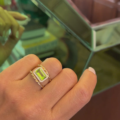 TWISTED RING-peridot